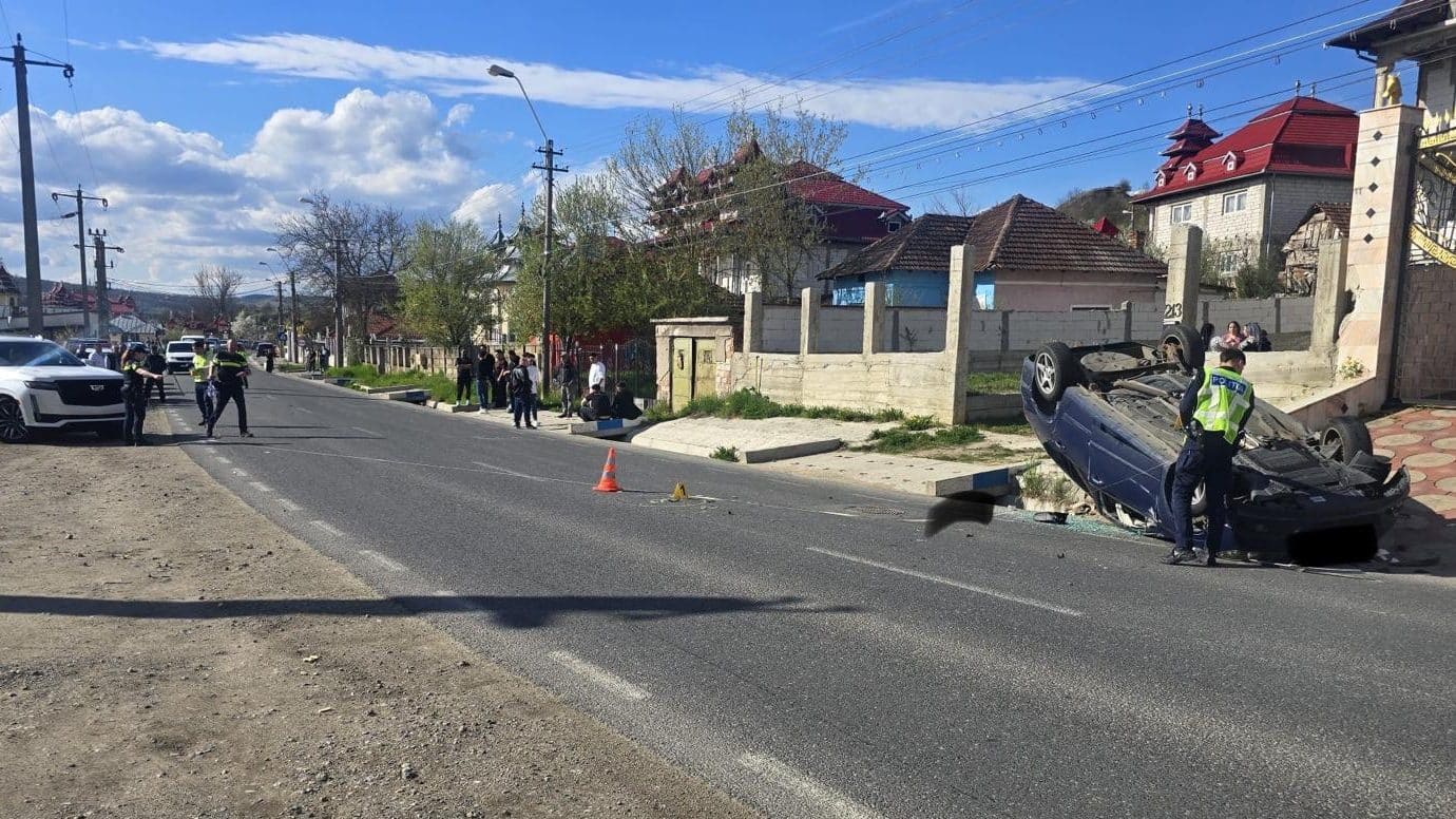 Intervenții contra-cronometru ale pompierilor din Hunedoara. Două victime la Hășdat și patru răniți grav la Bretea Română, după un impact cu o autobasculantă.