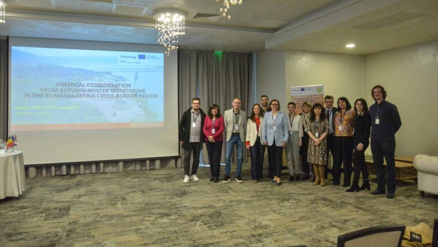 Vedere aeriană a iazurilor de decantare din zona minieră Moldova Nouă, unde praful poluat poate fi purtat de vânt peste graniță.