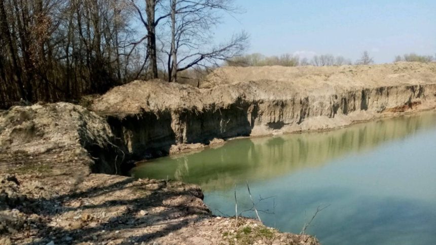 Măsuri drastice: Operatorii prinși fără autorizație sunt obligați să desființeze construcțiile și să refacă relieful afectat.