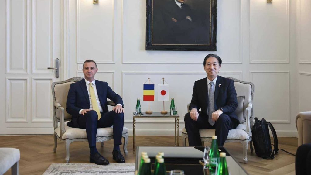 Ambasadorul Japoniei în România, Takashi Katae, discutând cu liderii administrației din Timiș despre parteneriate economice și culturale.