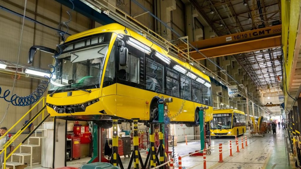 Model de autobuz electric de 10 metri lungime ce va fi introdus pe traseele mai puțin aglomerate din Timișoara.