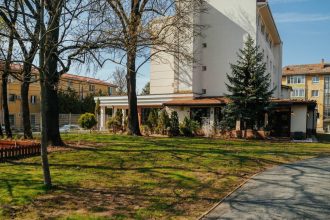 Noile alei și spații verzi din Parcul Zürich, Timișoara, pe terenul recuperat de primărie de la ocupanții ilegali.