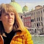 Fotografia oficială a Karlei-Melania Vas, femeia de 37 de ani dispărută în zona Vârfurile, județul Arad.