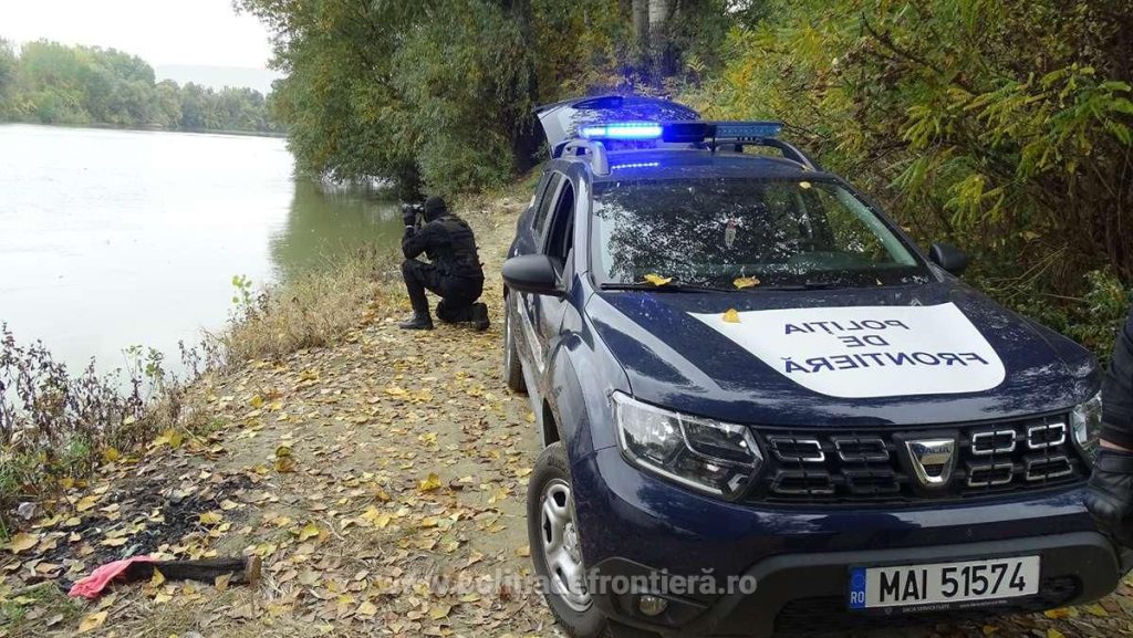 Documente și probe ridicate de procurorii din Timișoara în dosarul de trafic de migranți guvernat de cetățeni străini și români.