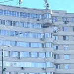 Grafic comparativ între prețurile apartamentelor noi și vechi din Timișoara, evidențiind diferența de 300 euro/mp.