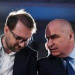 Premierul Ilie Bolojan și președintele USR Dominic Fritz în timpul declarației comune privind preluarea ministerelor lăsate libere de PSD.