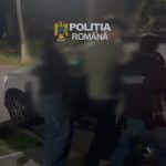 Echipaje de poliție din Hunedoara în timpul unei razii de amploare pentru recuperarea unui autoturism furat.