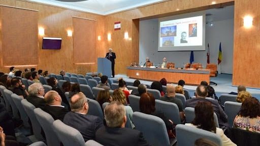 Studenți de la UMF Timișoara participând la stagiile practice de îngrijire paliativă în cadrul Centrului OncoHelp.