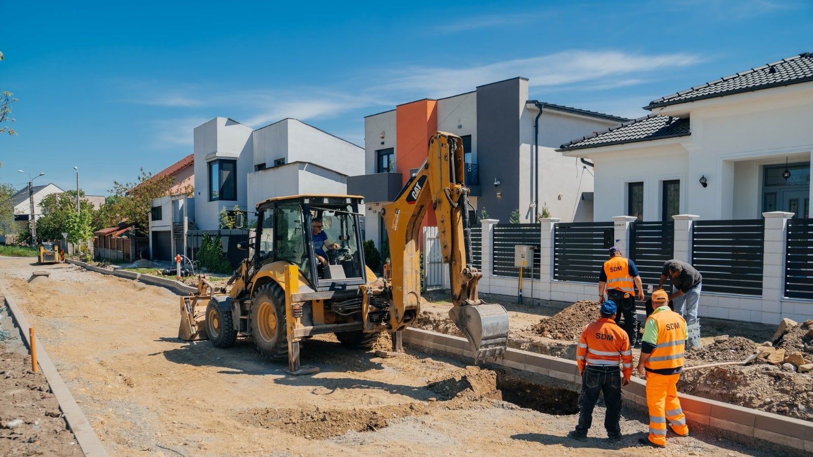 Nou strat de asfalt și trotuare reamenajate pe strada Aurel Bărglăzan din cartierul Blașcovici, Timișoara.