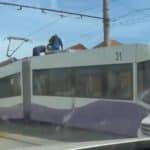 Echipe STPT intervenind la un tramvai defect pe linia 7, în zona stației Cercului din Timișoara.