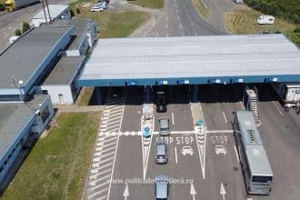 Document de ședere german cu data de expirare modificată, confiscat de polițiștii de frontieră la Moravița.