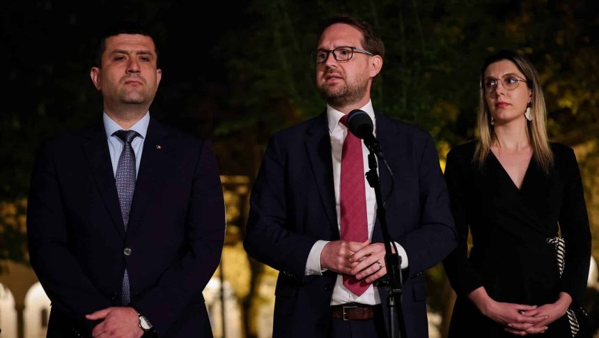 Dominic Fritz, primarul Timișoarei, avertizând asupra riscurilor geopolitice ale moțiunii de cenzură PSD-AUR.