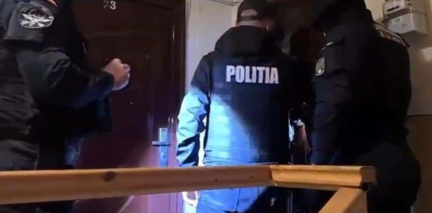 Probe ridicate de DIICOT: sute de pliculețe tip ziplock și substanțe cristaline de tip CMC și BMC.