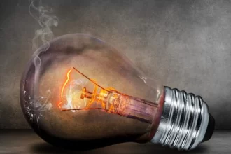 Generatoare electrice pregătite pentru a fi trimise ca ajutor umanitar din Timișoara către capitala Ucrainei, Kiev.