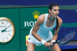 Sorana Cîrstea sărbătorind calificarea în semifinalele turneului de la Roma după victoria împotriva Jeļenei Ostapenko.