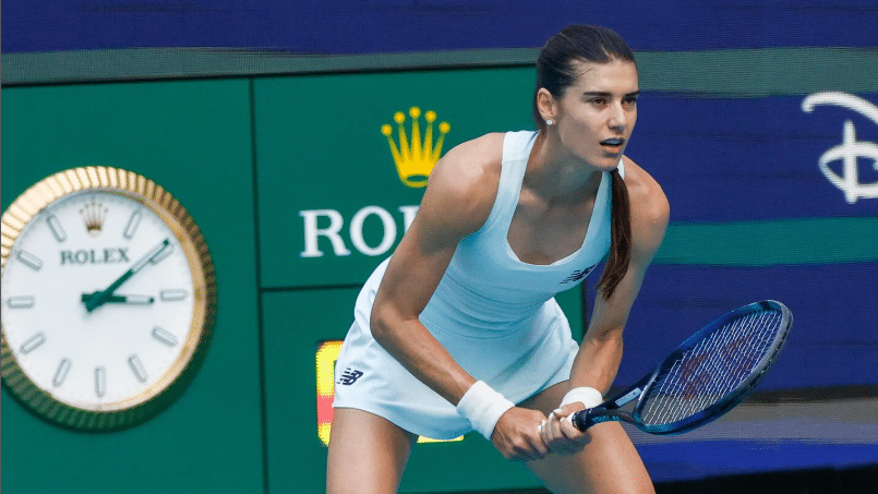 Sorana Cîrstea sărbătorind calificarea în semifinalele turneului de la Roma după victoria împotriva Jeļenei Ostapenko.