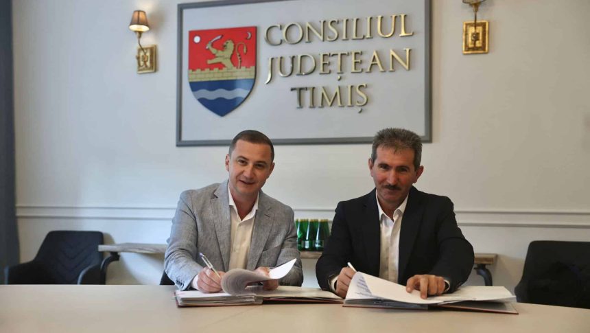 Președintele CJ Timiș, Alfred Simonis, alături de primarii din cele șapte comune finanțate pentru proiecte de infrastructură.