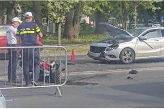 Motociclist proiectat pe contrasens după un accident în lanț, în Timișoara