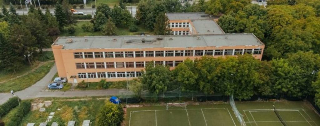 Clădirea fostului Liceu Agricol din Calea Aradului, Timișoara, care va fi reabilitată și transformată în școală gimnazială.