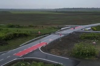 Vedere panoramică a noului drum județean care leagă Sânmihaiu Român de Șag, parte din centura alternativă a Timișoarei.
