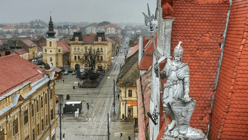 Lucrări de regenerare urbană în Piața Traian din Timișoara, cu restricții de trafic pe strada Zăvoi și Piața Petru Rareș.