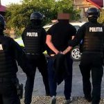 Boiler metalic modificat și pachete cu kilograme de canabis confiscate de procurorii DIICOT Timișoara în urma unui flagrant.