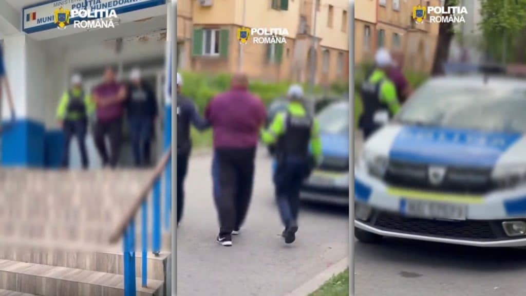 Echipaj de poliție din județul Hunedoara în timpul unei misiuni de punere în aplicare a mandatelor de executare a pedepsei.