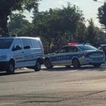 Echipaje de poliție la fața locului pe strada Gheorghe Lazăr din Lugoj în urma unui atac cu un obiect ascuțit.