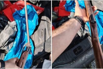 O armă neletală cu aer comprimat calibru 4.5 mm confiscată de polițiști în urma unui control în trafic sau târg.