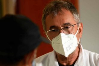 Medicul Dorel Săndesc, managerul Spitalului Județean din Timișoara, a primit o condamnare definitivă cu suspendare din partea Curții de Apel.