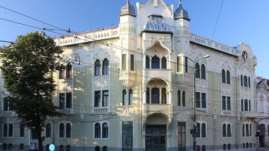 Fațada monumentului istoric Palatul Marschall din Timișoara, pierdut de municipalitate în favoarea clanului Cârpaci.