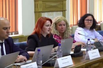 Locuitori din cartierul Ciarda Roșie exprimându-și nemulțumirile în cadrul dezbaterii publice pentru bugetul Timișoarei.
