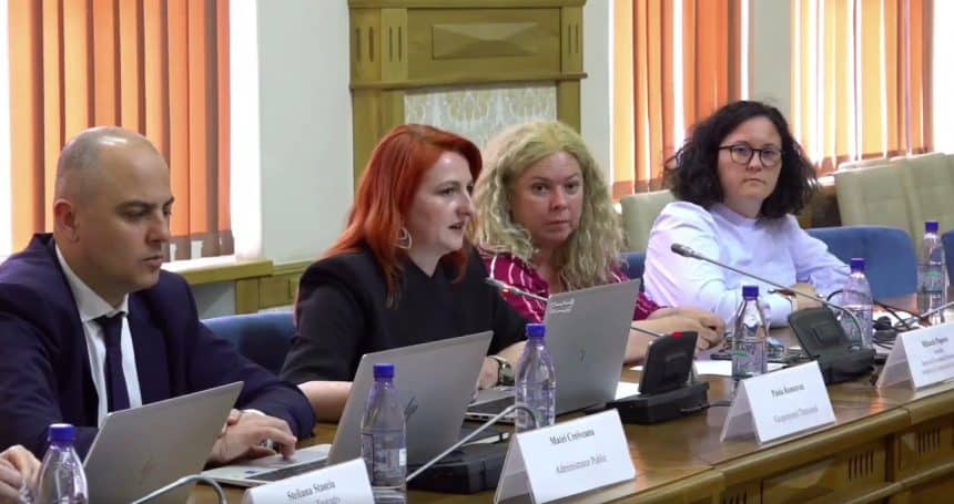 Locuitori din cartierul Ciarda Roșie exprimându-și nemulțumirile în cadrul dezbaterii publice pentru bugetul Timișoarei.
