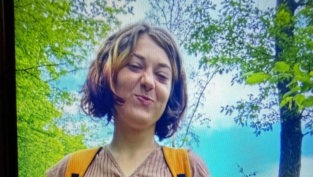 Portretul adolescentei Laura-Lavinia Sas, tânăra de 17 ani din Orăștie dată dispărută de familie.