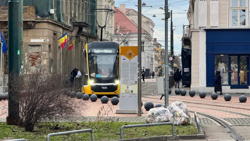 Panou electronic dintr-o stație STPT din Timișoara, afectat de o avarie majoră la sistemul de afișare în timp real.