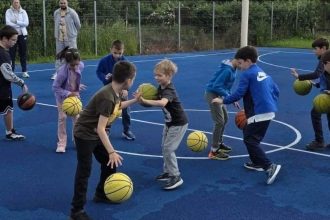 Terenuri multifuncționale la Baza Sportivă Vasile Deheleanu din Timișoara, pregătite pentru activități sportive comunitare.
