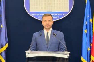 „Georgian Drăgan, reprezentantul IGPR, oferind replica instituției după investigația Recorder privind șefii din Poliția Română.”