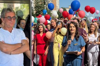 Sute de absolvenți ai Universității de Medicină și Farmacie Victor Babeș în uniforme colorate cântând la serenade în fața spitalului.