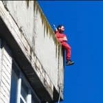 Intrarea principală în secția de urgențe a Spitalului Județean Deva unde a fost tratat tânărul.