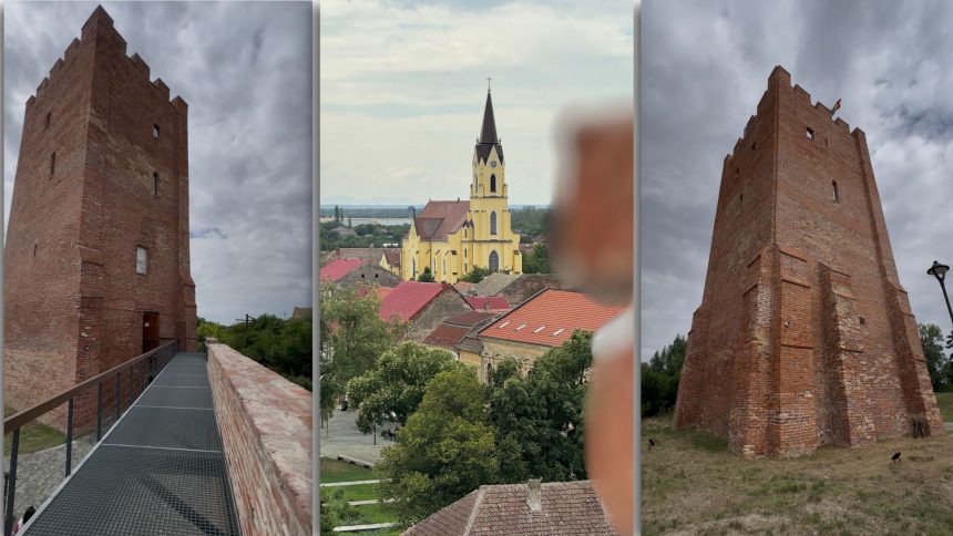 Turnul medieval Cula din Ciacova cu o înălțime de 24 de metri și ziduri groase din cărămidă istorică.