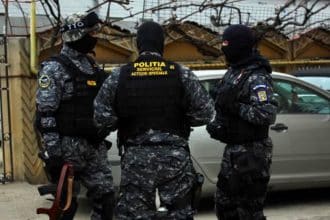 Polițist SAS lovit cu o bâtăîn cap în cazul bărbatului care și-a luat copiii ostatici în Timiș