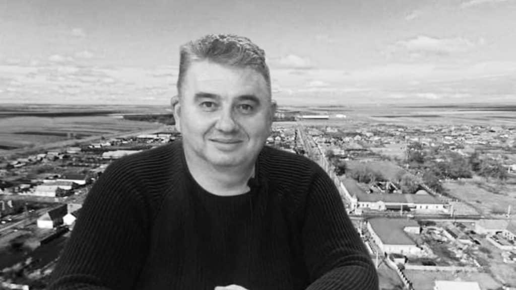 Portret oficial al lui Cornel Toma, fostul primar al comunei Pesac din județul Timiș.
