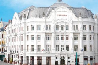 Clădirea istorică a Rectoratului Universității Politehnica Timișoara situată în centrul municipiului.