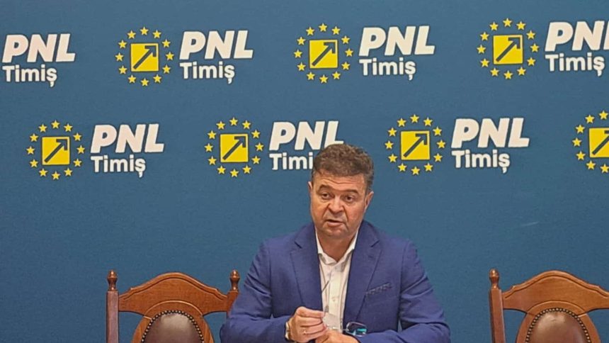 Președintele PNL Timiș Marilen Pirtea oferind clarificări presei despre situația primarilor care nu mai respectă linia partidului.