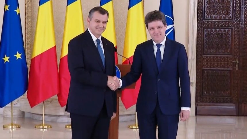Premierul desemnat Eugen Tomac oferind declarații de presă de la pupitrul oficial din incinta Palatului Cotroceni.