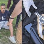 Autospeciale ale poliției staționate în fața Centrului de Reținere și Arestare Preventivă Deva unde a fost încarcerat agresorul.