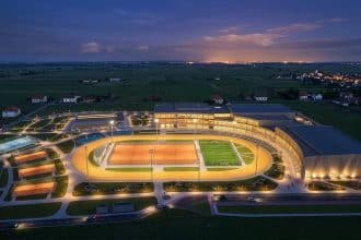 Randare 3D a viitorului complex multifuncțional de 9 hectare Timiș 4 All, cu săli de sport, piste de atletism și spații verzi.