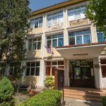 Clădirea cu două etaje a Școlii Gimnaziale Numărul 16 de pe strada București din Timișoara înainte de începerea lucrărilor de modernizare.