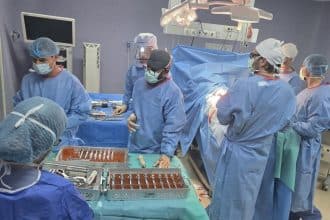 Tânără de 23 de ani operată la Spitalul Județean Timișoara după o tumoră la femur