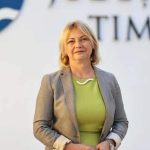 Elena Micicoi anunțându-și demisia de la conducerea Prefecturii Timiș pentru a-și apăra reputația în fața investigației Parchetului European.